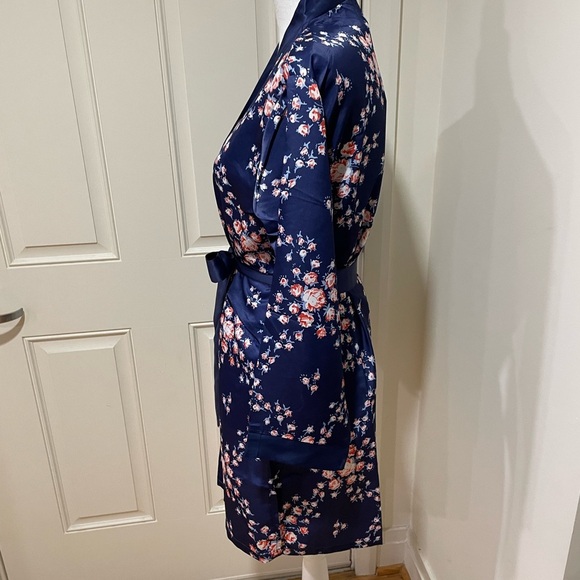 NWT Morgan Lane Satin Robe - Picture 2 of 5